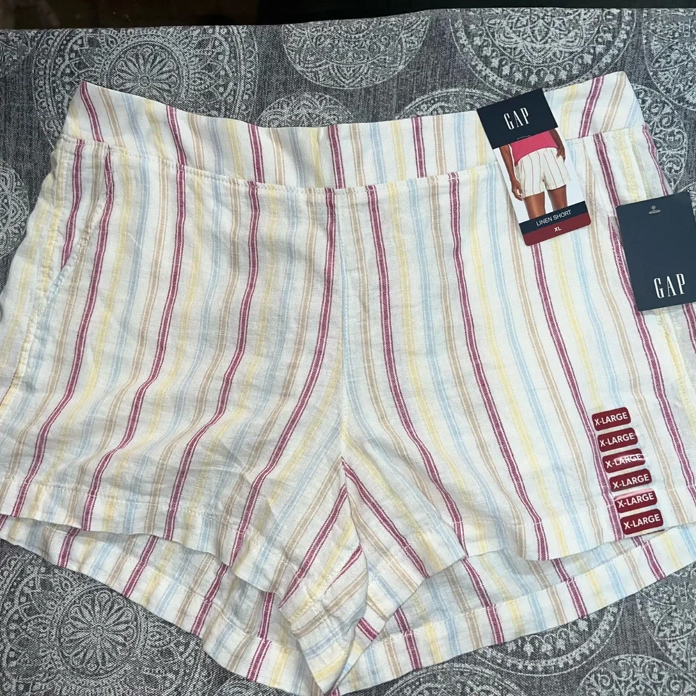 NWT Gap Ladies Linen Lightweight Breathable Pull On Elastic Waistband Short